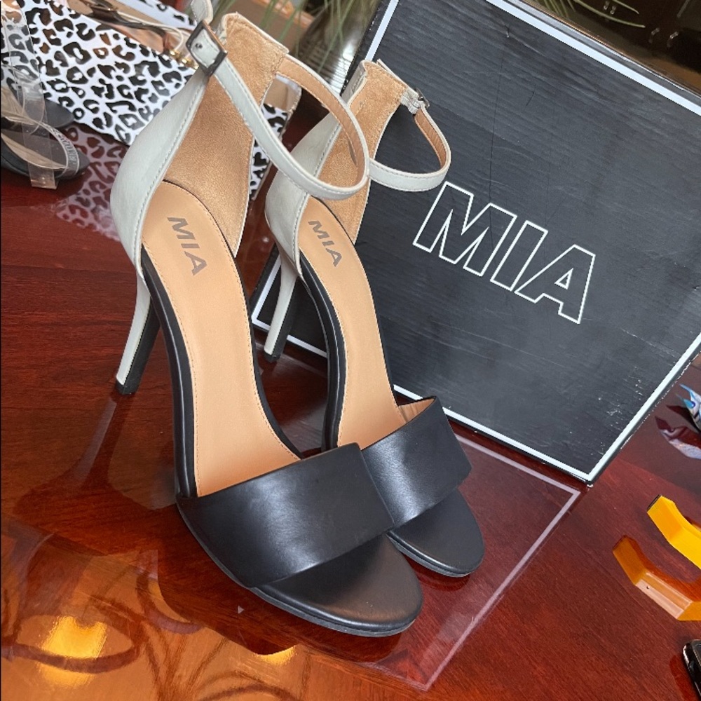 MIA HEELS!